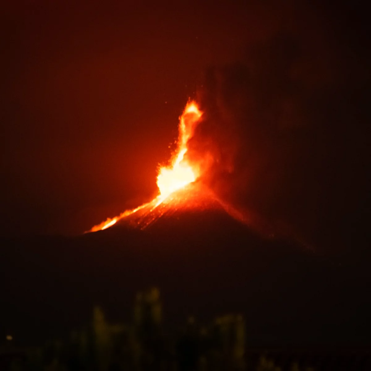 imgi_77_Etna-Catania-Eruption