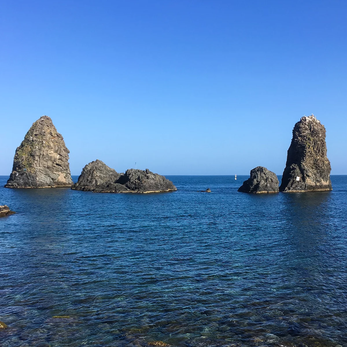 imgi_79_Catania-Acitrezza-Faraglioni