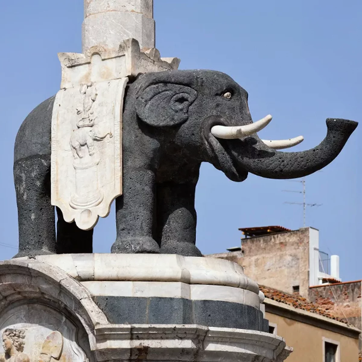 imgi_82_liotro-elephant-statue-fountain-Catania