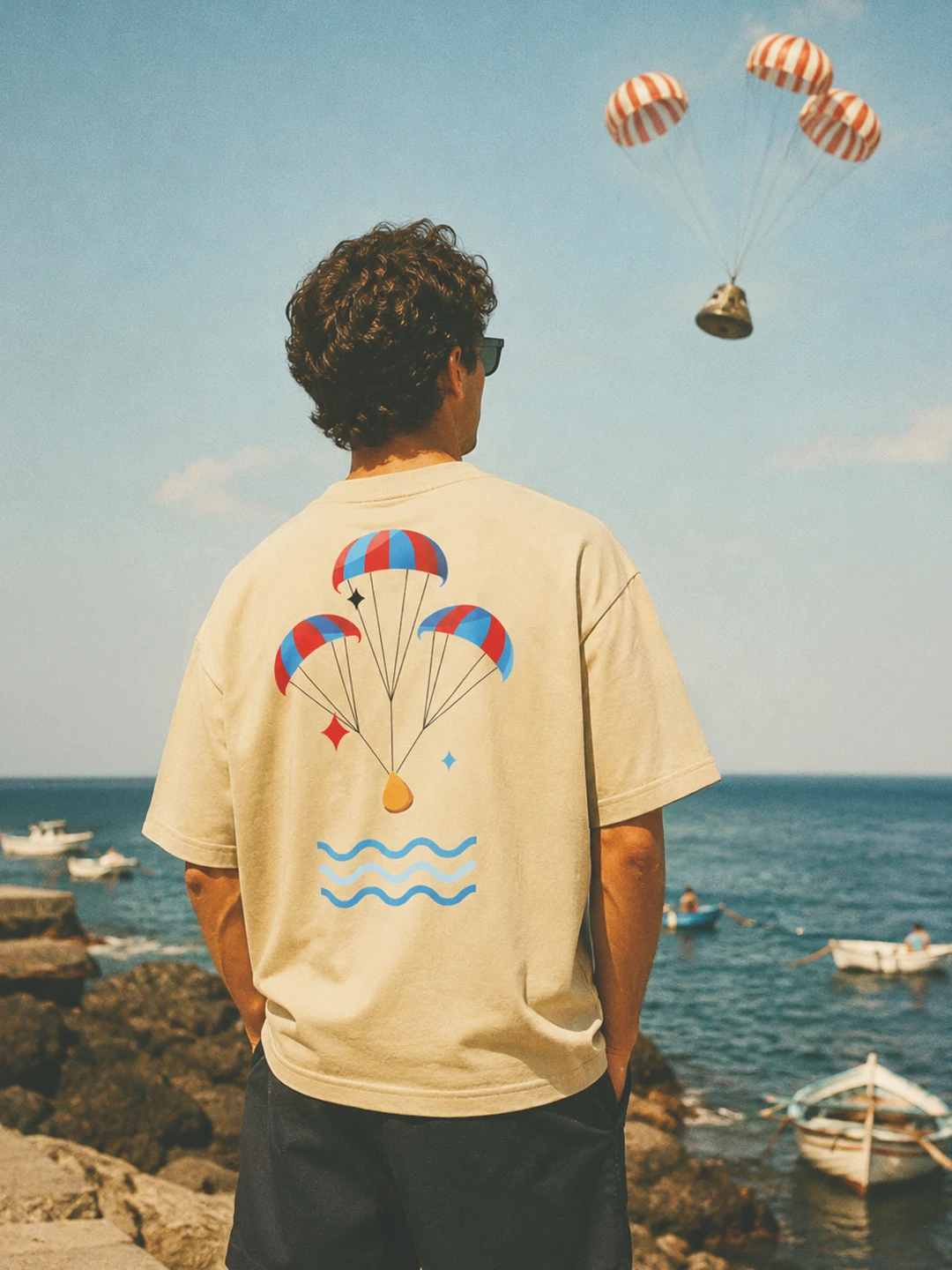 astrombare-wecatania-arancino-capsula-spaziale_0002s_0004_A4 Rientro a Casa - AstroMbare x WeCatania - Oversize Tshirt