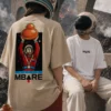astrombare-wecatania-briscia-sovietica_0002s_0001_A4 La Teoria del TUPPO – AstroMbare x Wecatania – Oversize Tshirt