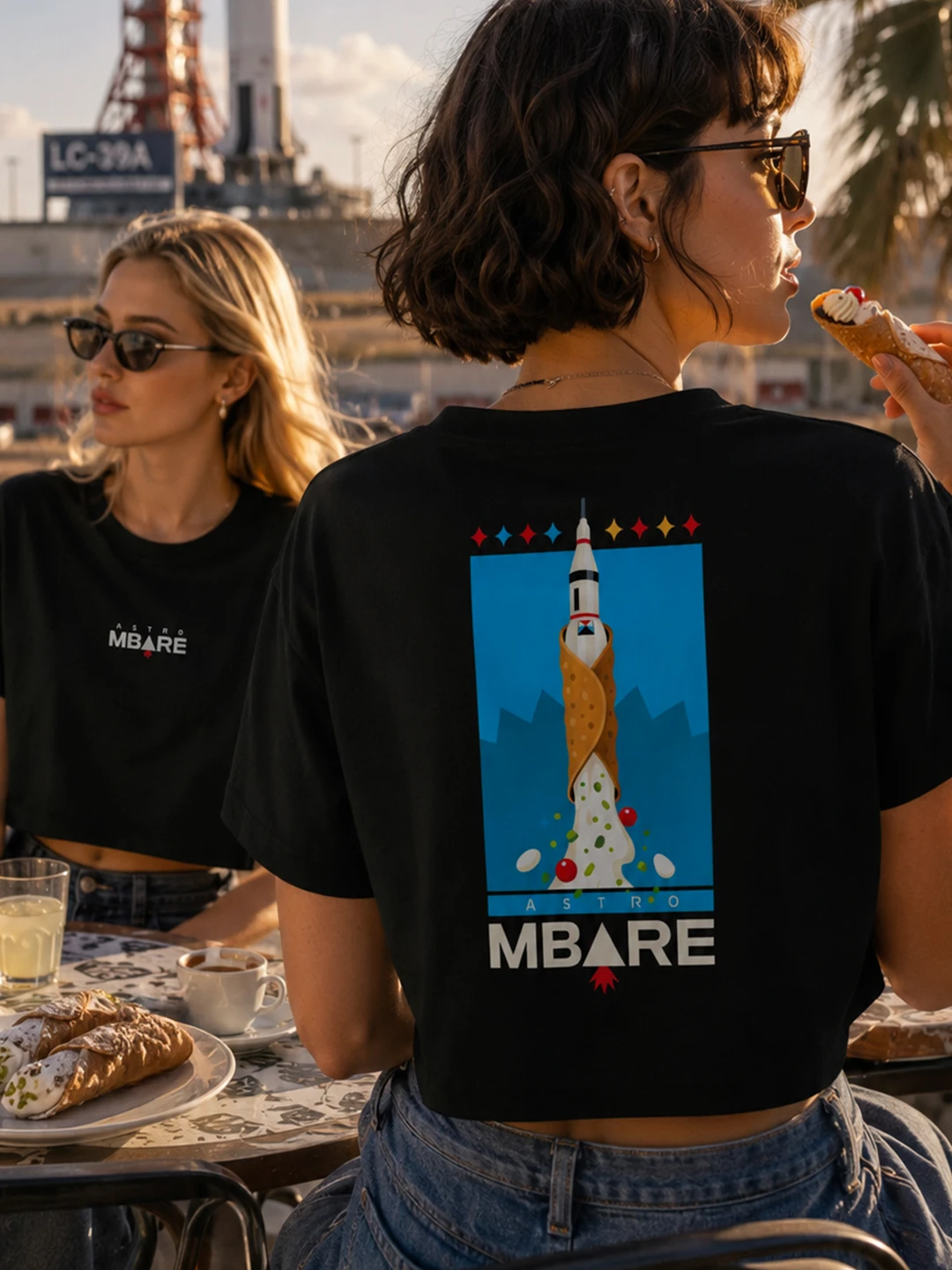 astrombare-wecatania-razzo-cannolo_0003s_0003_A4 CannoLOX - AstroMbare x WeCatania - Crop Top